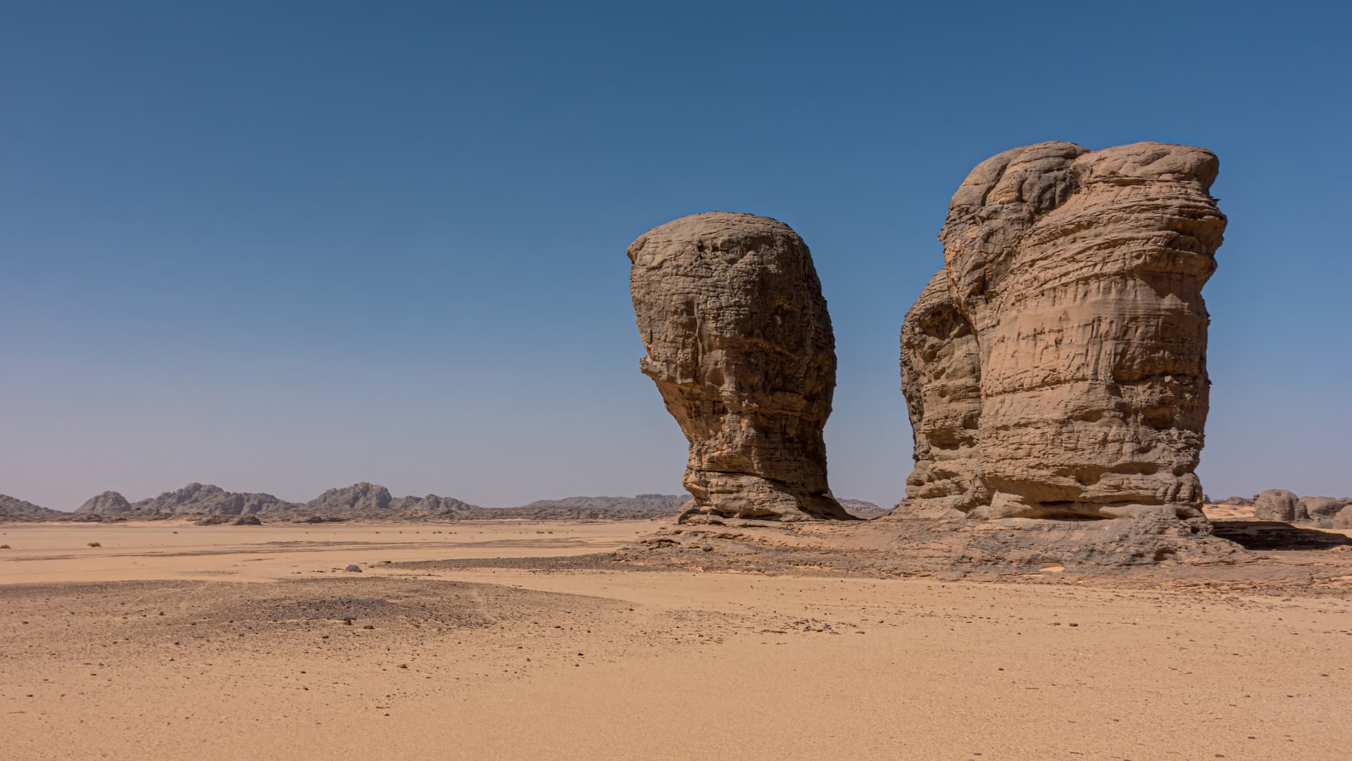 Why Choose Tadrart Rouge for Your Desert Immersion?
